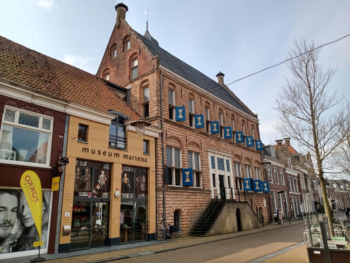 Wellnesshuis Met Hottub, Ligbad En Grote Tuin Tzummarum Exterior photo
